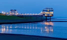 Het Eemshotel in de schemering by Arline Photography