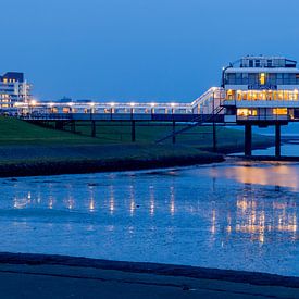 Het Eemshotel in de schemering van Arline Photography