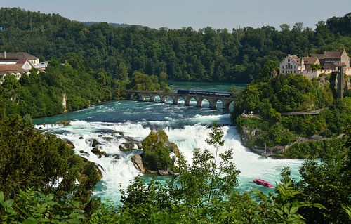 Bovenaanzicht Rheinfall Zwitserland en Duitsland