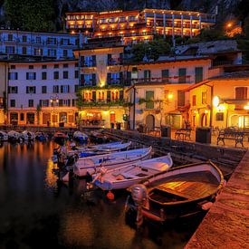 Der malerische kleine Hafen von Limone sul Garda von FotoBob