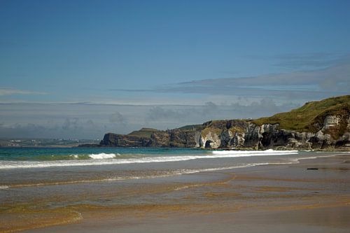 White Rocks Beach ligt direct aan de Causeway Coastal Route