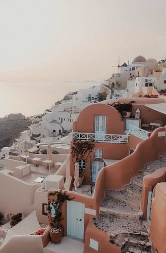 Oranje gebouw en zonsondergang | reisfotografie print | Oia Santorini Griekenland
