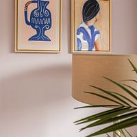 Kundenfoto: Frauenporträt in Lachsrosa und Kobaltblau von hinten von Renske, auf leinwand