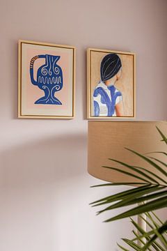 Customer photo: Blue vase or water jug with line drawing by Renske