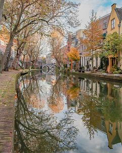 Photo d'automne du vieux canal d'Utrecht. sur Michael Van de burgt