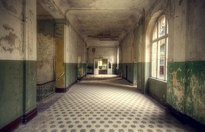 Corridor à Beelitz sur Roman Robroek - Photos de bâtiments abandonnés