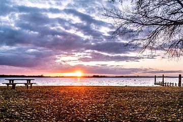 Donkere Wolken over Drentse Landschappen. van Brian Morgan