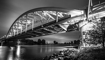 Brücke hedel s/w von Michel de Koning