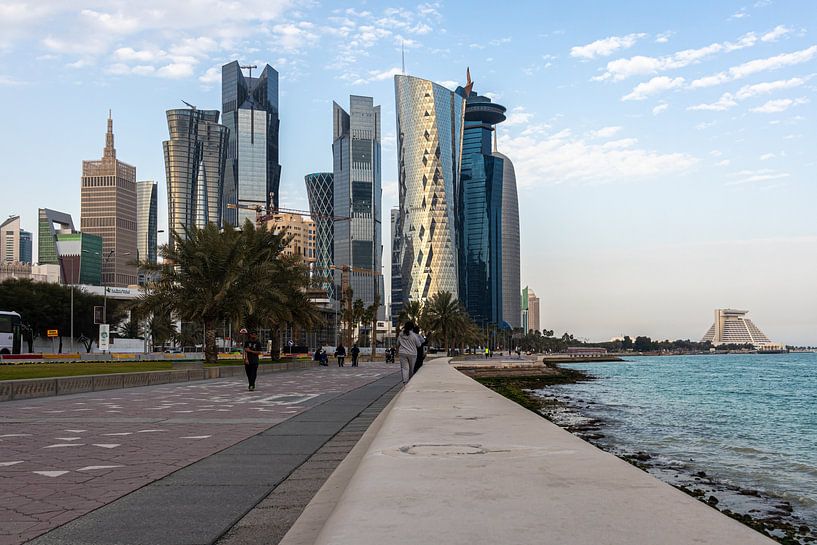 Vue de jour de la corniche de Doha par Mohamed Abdelrazek