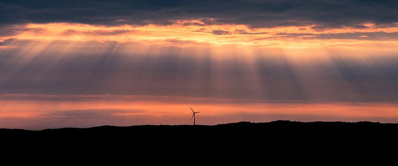 Une éolienne solitaire, Uddevalla, Suède. par Henk Meijer Photography