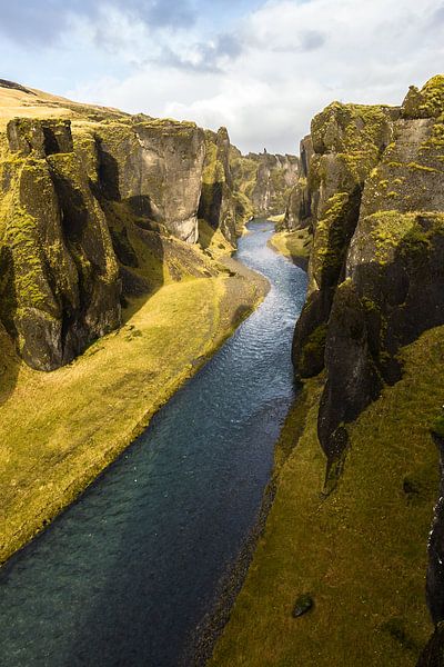 The ravine fjaðrárgljúfur by Nathan Marcusse