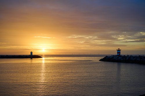 Scheveningen harbour heads