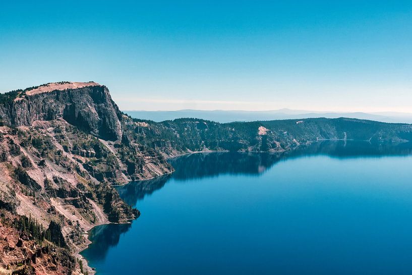 Kratersee mit perfektem Stillwasser von Marc van den Elzen