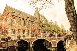 Nonnenbrug mit Akademiegebäude Leiden Niederlande Alt