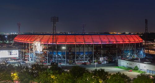 Het Feijenoord Stadion "De Kuip" in Rotterdam met rode ring