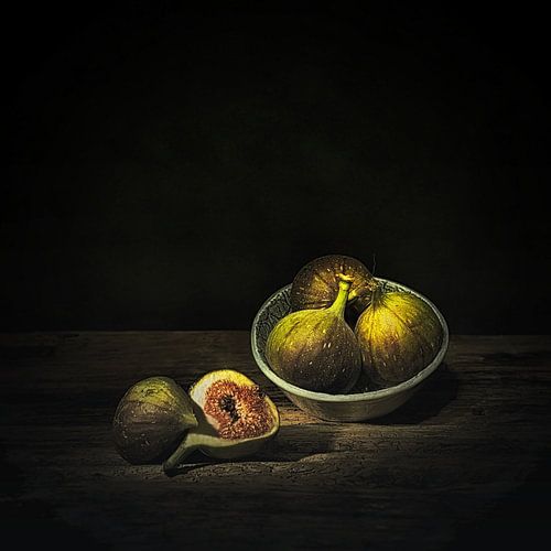 Klassiek stilleven met vijgen . Oude Meester .
