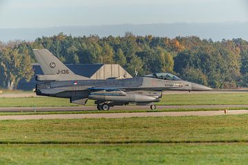 KLu F-16 Fighting Falcon (J-136) van het 312 Squadron. van Jaap van den Berg