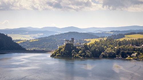 Kasteel Dunajec aan de rivier, Polen