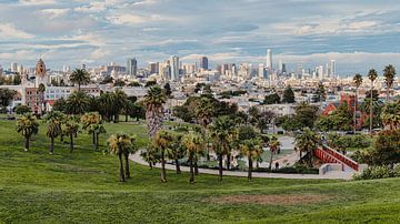 Dolores Park - Oakland Skyline - San Francisco USA van Michel Swart