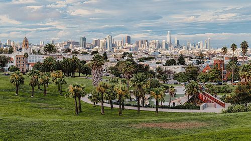 Dolores Park - Oakland Skyline - San Francisco USA