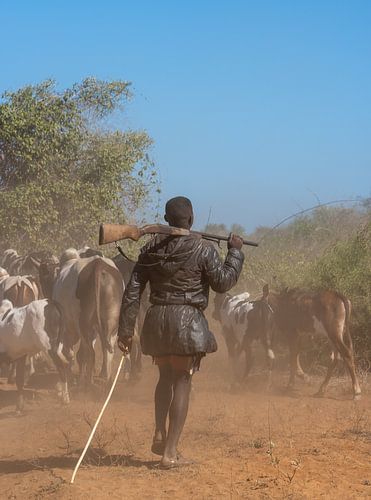 Herder met geweer in Madagaskar