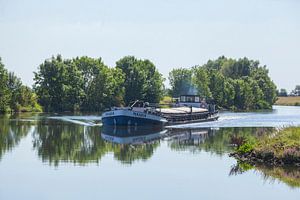 Weser mit Binnenschiff, Hoya