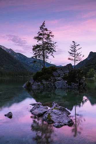 Roze zonsondergang, Hintersee Duitsland van Bob Slagter