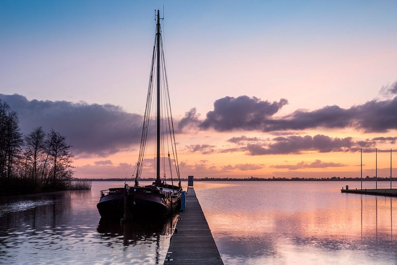 Morgenglut am Zuidlaardermeer von Ton Drijfhamer