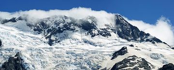 Snow covered mountains - Nieuw Zeeland van Jeroen van Deel