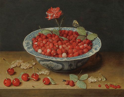 Wilde aardbeien en een anjer in een Wan-Li kom, Jacob van Hulsdonck.