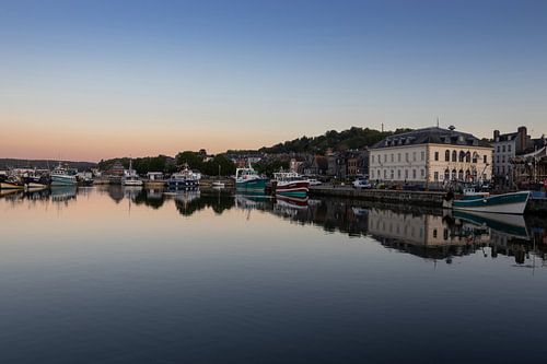 Prachtige zonsondergang in Honfleur, Frankrijk