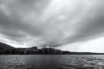 Leuchtturm von Niest Point auf Skye: der Leuchtturm vom Meer aus von Marieke_van_Tienhoven