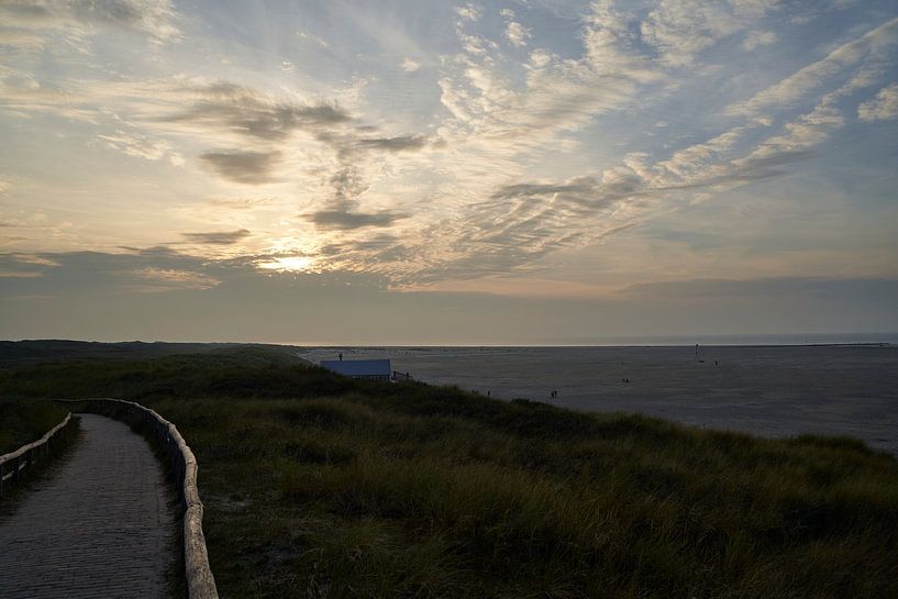 Zonsondergang Texelse duinen van Lisanne Storm