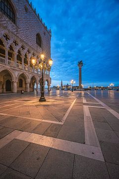 Venetië Palazzo Ducale in de ochtend van Jean Claude Castor