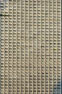 Une mer de balcons et de vies éphémères