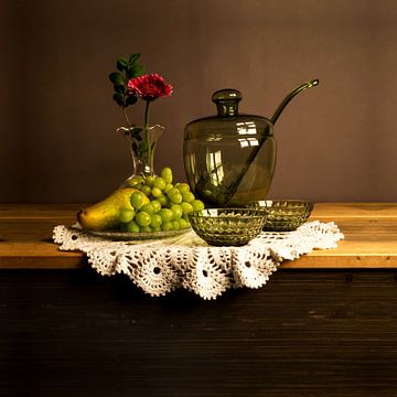 Fotostillleben mit einer Bowleschüssel und Früchten von Bianca Neeleman