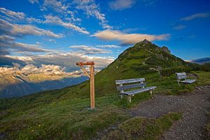 Zwei Bänke vor dem Grießenkareck