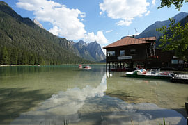 Italie, lac des Dolomites, marque V