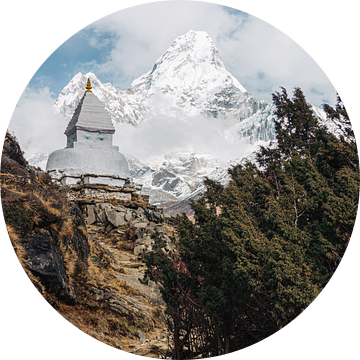 Stupa en berg Ama Dablam (6812m) in Nepal van Thea.Photo