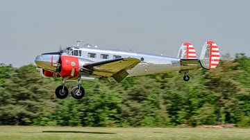 Beechcraft Model 18 van Classic Formation. van Jaap van den Berg