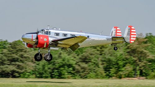 Beechcraft Model 18 van Classic Formation.