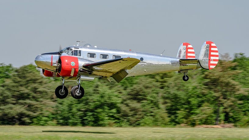 Beechcraft Model 18 par Classic Formation. par Jaap van den Berg