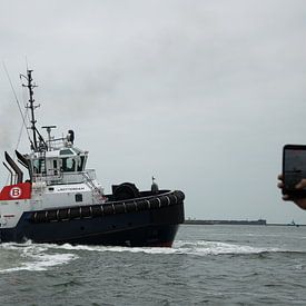 Der Schlepper ist bereit für die Show von scheepskijkerhavenfotografie