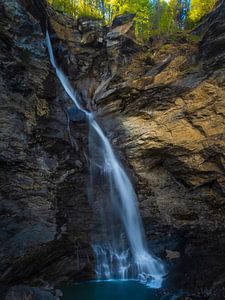 CASCADE DE MONTAGNE sur Simon Schuhmacher