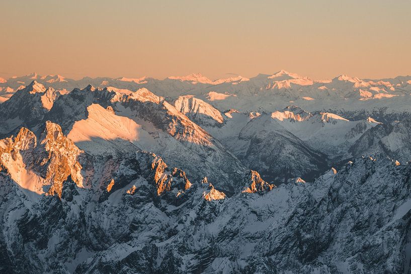 Sommets d'or - Coucher de soleil sur le Zugspitze par Dylan Shu Photography