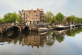 Canal et vieilles maisons à Jordaan, Amsterdam, Pays-Bas. sur Lorena Cirstea