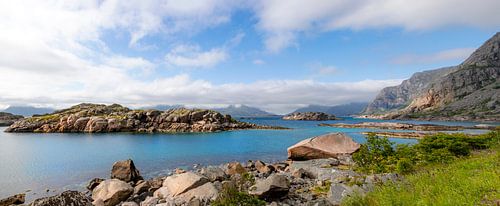 Panoramic vista of the coastal landscape beauty of the Lofoten Archipelago, Austvagoya Island, Vestf