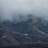Mist over de bergketens in Andalusia van ArtelierGerdah