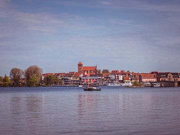 Blick auf die Altstadt von Waren an der Müritz von Animaflora PicsStock