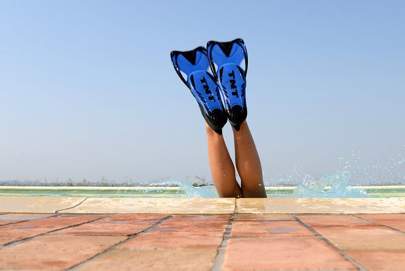 Into the pool by Maren Oude Essink